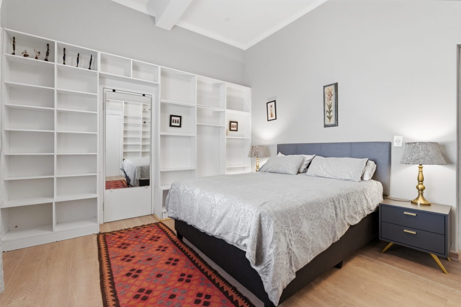 2 Bedroom Property for Sale in Sea Point Western Cape